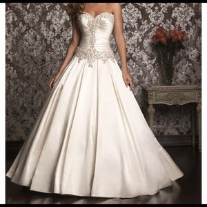 Allure Bridal 9003 wedding dress